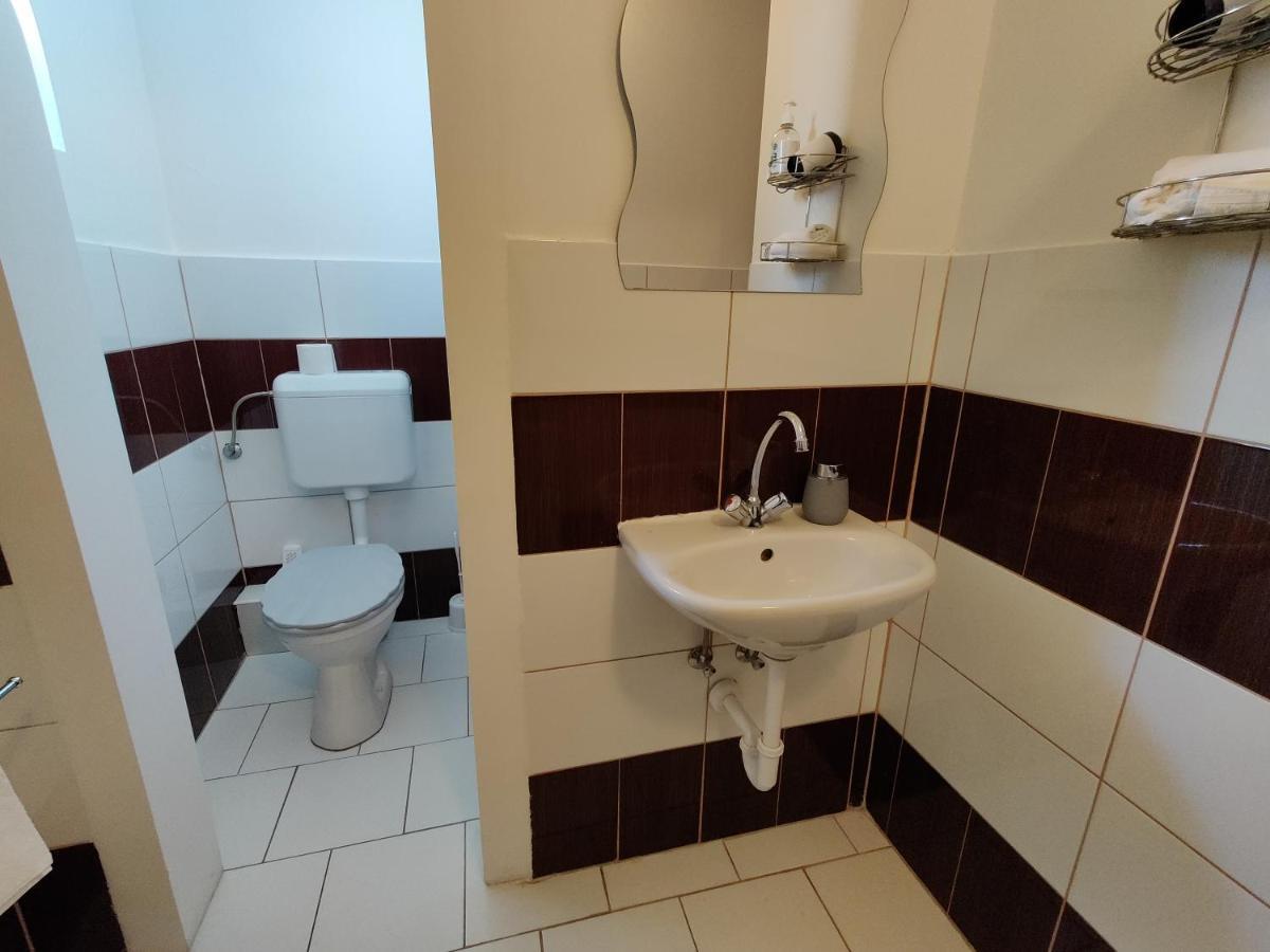 Katalin Apartmanhaz ميسكولك المظهر الخارجي الصورة